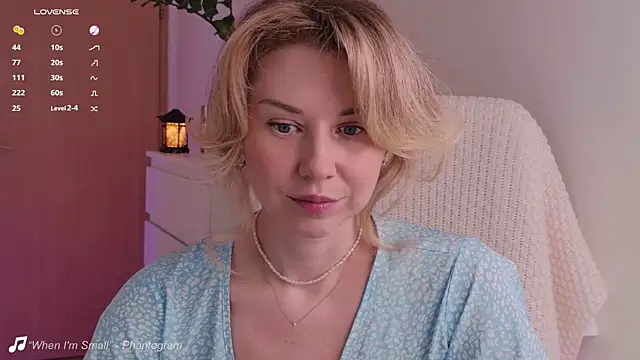 Snapshot of ellathemuse chatting on 06-22-26, 01:30 ellathemuse online show from 06-22-26, 01:30