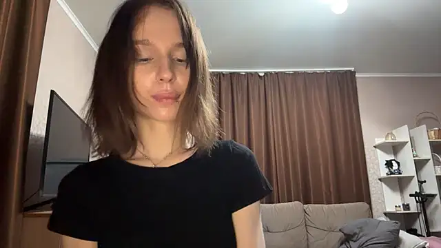 Snapshot of mivique chatting on 06-17-26, 12:35 mivique online show from 06-17-26, 12:35