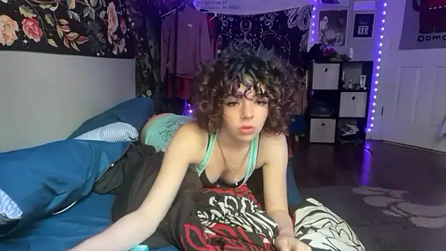 Snapshot of petitewhitebaee chatting on 06-15-26, 05:04 petitewhitebaee online show from 06-15-26, 05:04