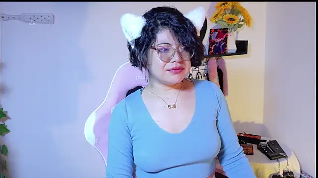 Snapshot of Meow_cat4 chatting on 07-23-26, 06:06 Meow cat4 online show from 07-23-26, 06:06