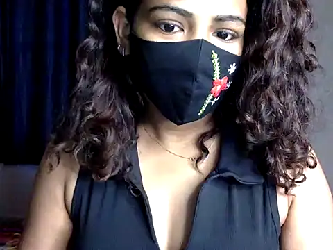 Snapshot of Nisha-moon chatting on 06-25-26, 06:40 Nisha-moon online show from 06-25-26, 06:40