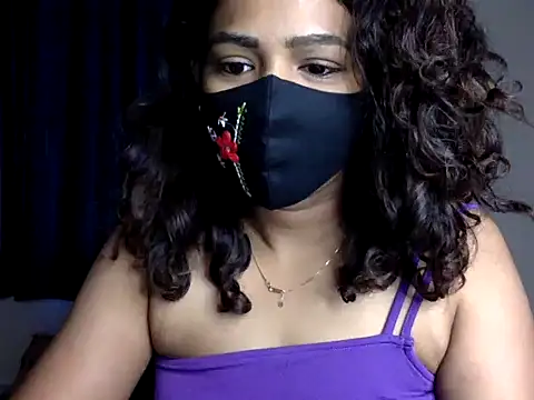 Snapshot of Nisha-moon chatting on 06-26-26, 06:40 Nisha-moon online show from 06-26-26, 06:40