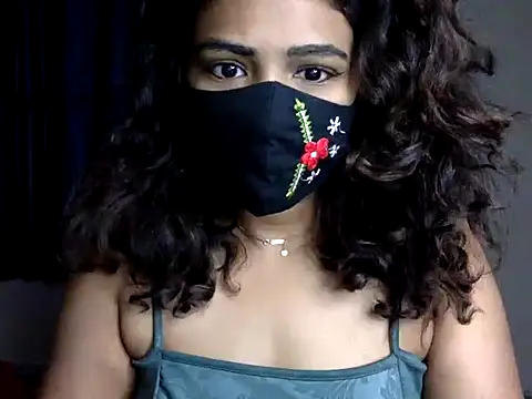 Snapshot of Nisha-moon chatting on 06-29-26, 06:30 Nisha-moon online show from 06-29-26, 06:30