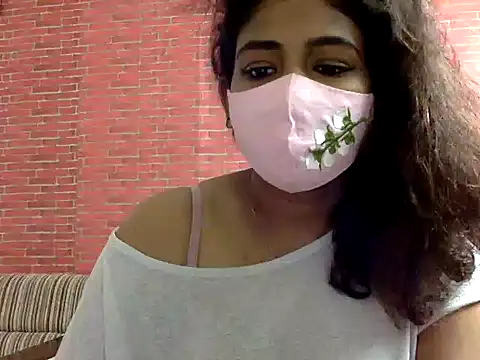Snapshot of Nisha-moon chatting on 07-17-26, 07:04 Nisha-moon online show from 07-17-26, 07:04