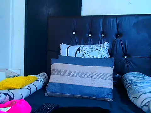 sexybitchh22 online show from 06-30-26, 09:05