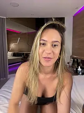 Snapshot of Betinhaalves chatting on 06-21-26, 05:54 Betinhaalves online show from 06-21-26, 05:54