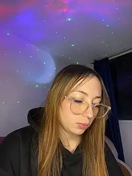 Snapshot of Caamii_ chatting on 06-20-26, 03:31 Caamii online show from 06-20-26, 03:31