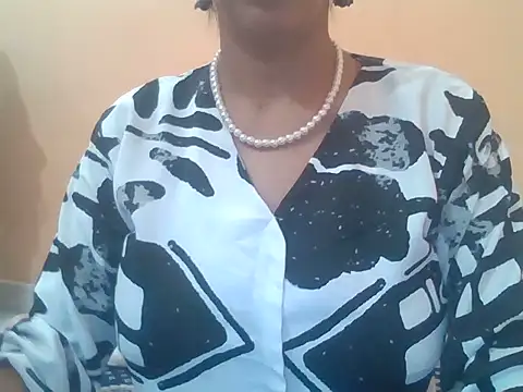 Snapshot of Anna_gougeous chatting on 06-25-26, 04:34 Anna gougeous online show from 06-25-26, 04:34