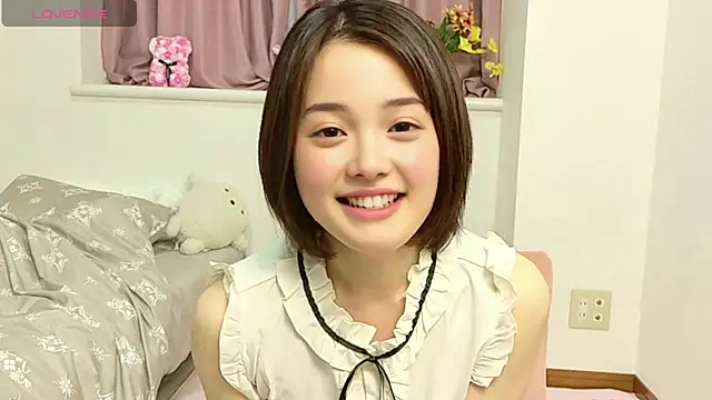 Snapshot of Momo_hip chatting on 06-10-26, 09:52 Momo hip online show from 06-10-26, 09:52