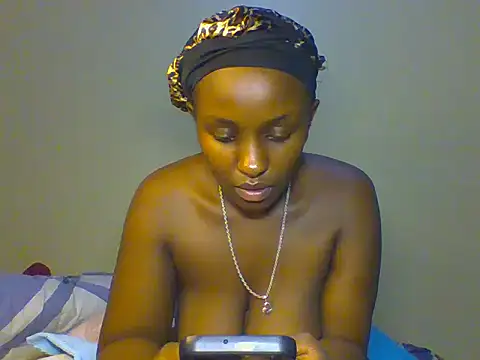 Snapshot of Sexie_bobbies chatting on 06-25-26, 08:13 Sexie bobbies online show from 06-25-26, 08:13