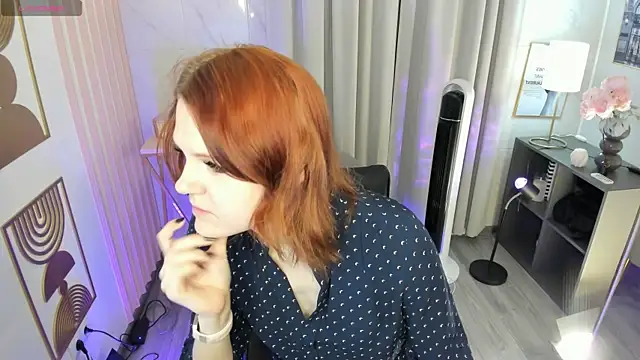 Snapshot of Goddess__Alice chatting on 06-12-26, 05:28 Goddess Alice online show from 06-12-26, 05:28
