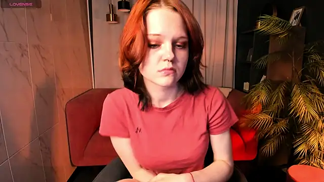 Snapshot of Goddess__Alice chatting on 07-08-26, 01:37 Goddess Alice online show from 07-08-26, 01:37