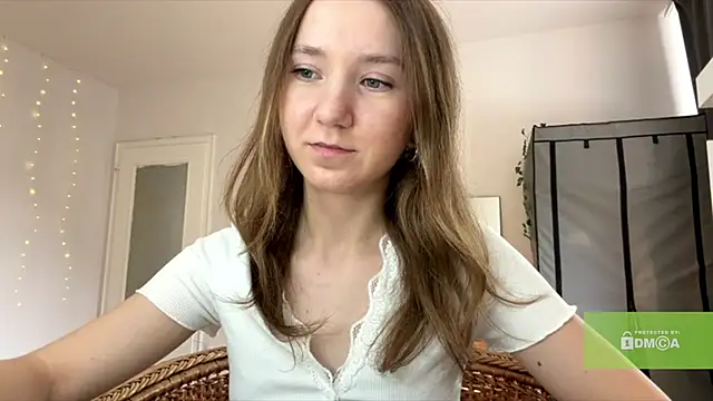 Snapshot of smalllisa chatting on 06-30-26, 03:46 smalllisa online show from 06-30-26, 03:46