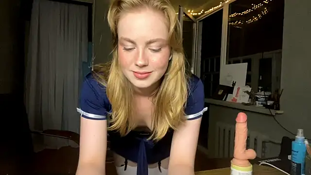 Snapshot of LollyAngel chatting on 07-18-26, 07:06 LollyAngel online show from 07-18-26, 07:06