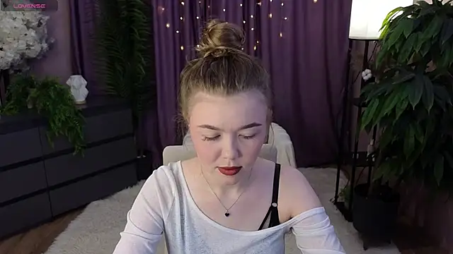 Snapshot of Lina_deels chatting on 06-25-26, 07:29 Lina deels online show from 06-25-26, 07:29