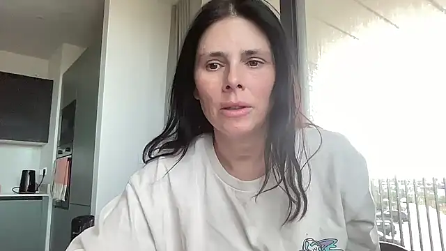 Snapshot of JadeLucy chatting on 07-03-26, 06:53 JadeLucy online show from 07-03-26, 06:53