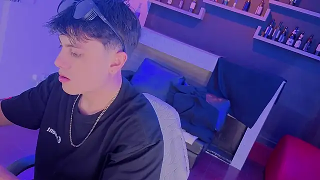 angel still  online show from 07-08-26, 03:44