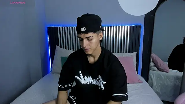 Snapshot of Axel_Mendozaa chatting on 07-02-26, 08:15 Axel Mendozaa online show from 07-02-26, 08:15