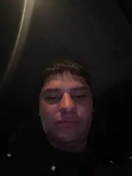 Snapshot of Lovers_room chatting on 06-17-26, 04:15 Lovers room online show from 06-17-26, 04:15