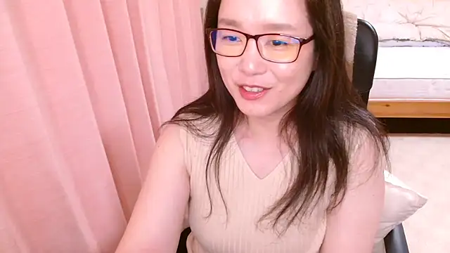 Snapshot of LENA-xo chatting on 06-28-26, 07:03 LENA-xo online show from 06-28-26, 07:03