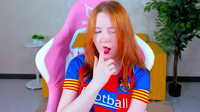 ari-kittyy online show from 06-24-26, 04:11