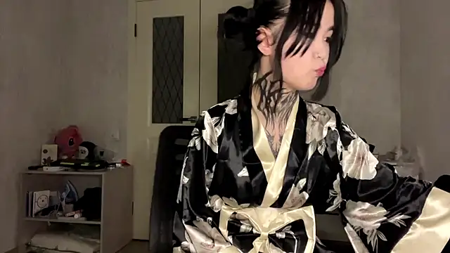 staryrose online show from 06-24-26, 04:17