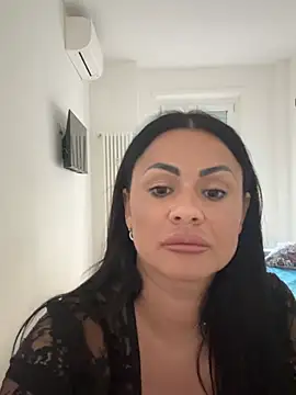 Snapshot of BellaDolce_ chatting on 07-17-26, 03:18 BellaDolce online show from 07-17-26, 03:18