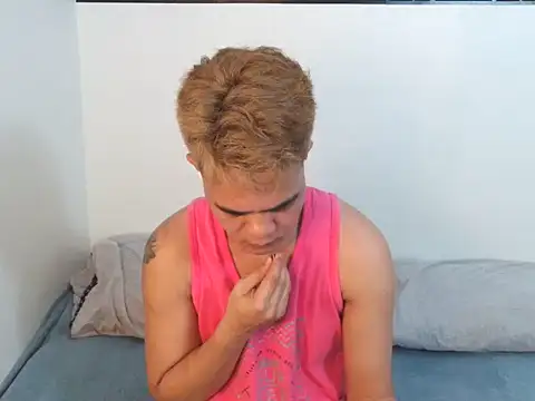 Snapshot of yourmikexxx chatting on 06-14-26, 09:22 yourmikexxx online show from 06-14-26, 09:22
