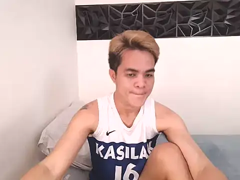 Snapshot of yourmikexxx chatting on 07-13-26, 04:37 yourmikexxx online show from 07-13-26, 04:37