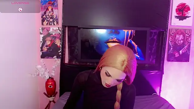 Cloe Smitt  online show from 06-12-26, 03:27