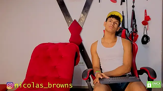 Snapshot of Nicolas_AthleticBoy chatting on 06-21-26, 08:11 Nicolas AthleticBoy online show from 06-21-26, 08:11
