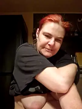 Snapshot of GoldenWifee chatting on 07-15-26, 04:18 GoldenWifee online show from 07-15-26, 04:18