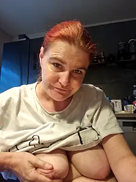 Snapshot of GoldenWifee chatting on 07-22-26, 04:37 GoldenWifee online show from 07-22-26, 04:37