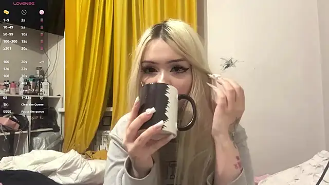 moonluv33 online show from 07-09-26, 03:05