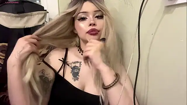 moonluv33 online show from 07-16-26, 02:34