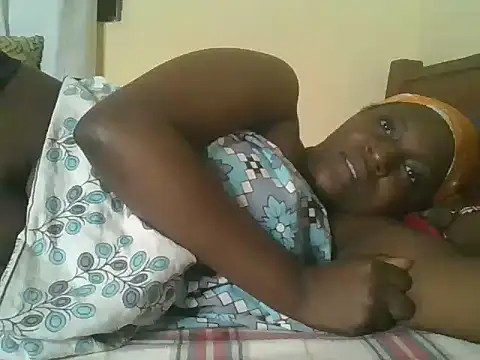 Snapshot of Yours_Ramona chatting on 06-15-26, 11:18 Yours Ramona online show from 06-15-26, 11:18