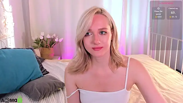 Snapshot of Chloe-Deccer chatting on 07-11-26, 02:58 Chloe-Deccer online show from 07-11-26, 02:58
