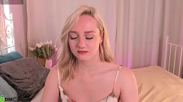 Snapshot of Chloe-Deccer chatting on 07-20-26, 01:09 Chloe-Deccer online show from 07-20-26, 01:09