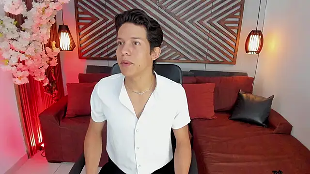 Snapshot of LevinFox chatting on 06-13-26, 11:30 LevinFox online show from 06-13-26, 11:30