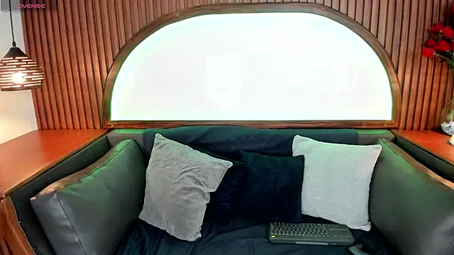 Snapshot of LevinFox chatting on 06-27-26, 12:22 LevinFox online show from 06-27-26, 12:22