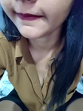Snapshot of Miss-cutee chatting on 06-16-26, 06:21 Miss-cutee online show from 06-16-26, 06:21