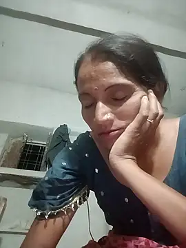 Snapshot of Hotnewbhabi_riya chatting on 06-06-26, 05:28 Hotnewbhabi riya online show from 06-06-26, 05:28