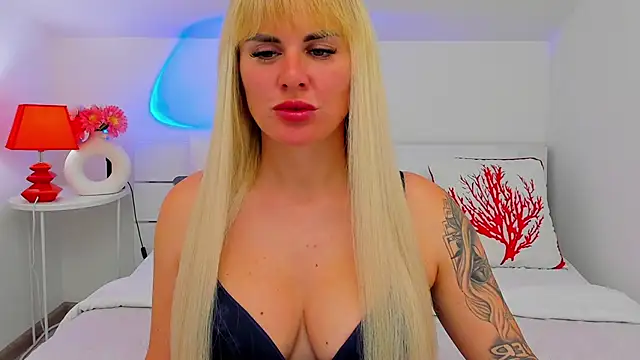LilyDav online show from 06-18-26, 05:19
