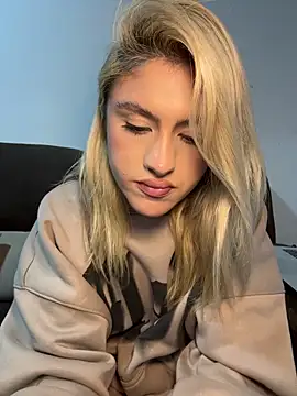 Snapshot of Lia-firee chatting on 07-22-26, 03:20 Lia-firee online show from 07-22-26, 03:20