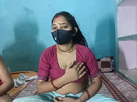 Snapshot of Cute_kirti777 chatting on 06-13-26, 04:49 Cute kirti777 online show from 06-13-26, 04:49