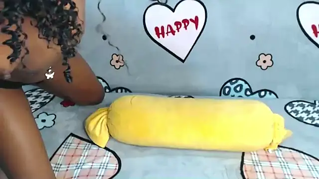 Ebonypetty001 online show from 07-07-26, 05:43