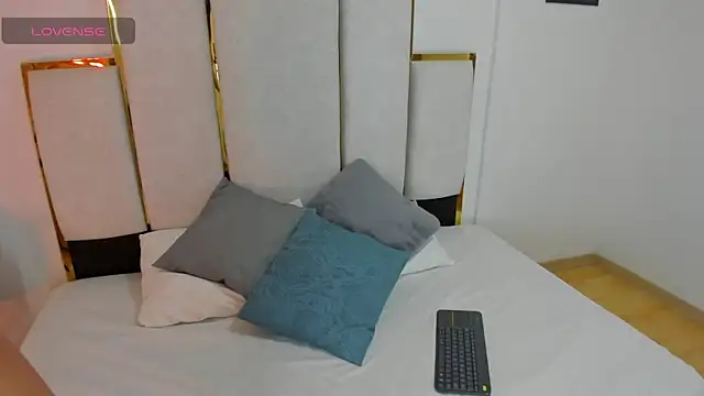 LiamBastien online show from 06-19-26, 03:44