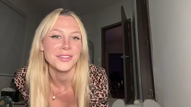 Snapshot of chelseapaigee chatting on 07-11-26, 04:04 chelseapaigee online show from 07-11-26, 04:04