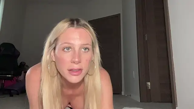 Snapshot of chelseapaigee chatting on 07-19-26, 01:31 chelseapaigee online show from 07-19-26, 01:31