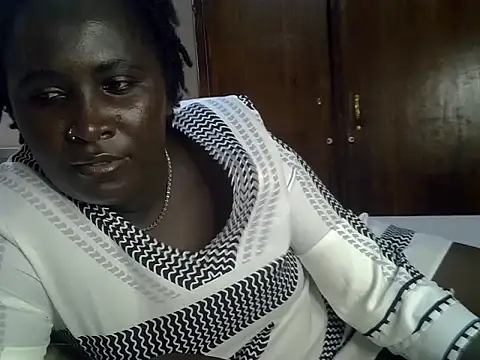 Snapshot of Lilyo66 chatting on 06-09-26, 02:17 Lilyo66 online show from 06-09-26, 02:17